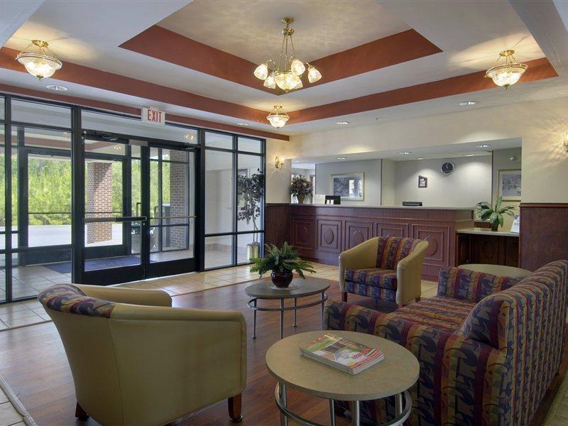 Red Roof Inn & Suites Savannah Airport Пулер Интерьер фото